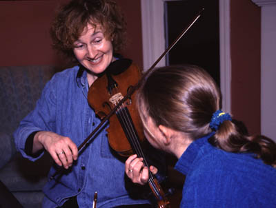 Laurel Martin and her apprentice Betsy Sullivan, County Clare style fiddling, 2010; Westford, Massachusetts; Photography by Maggie Holtzberg