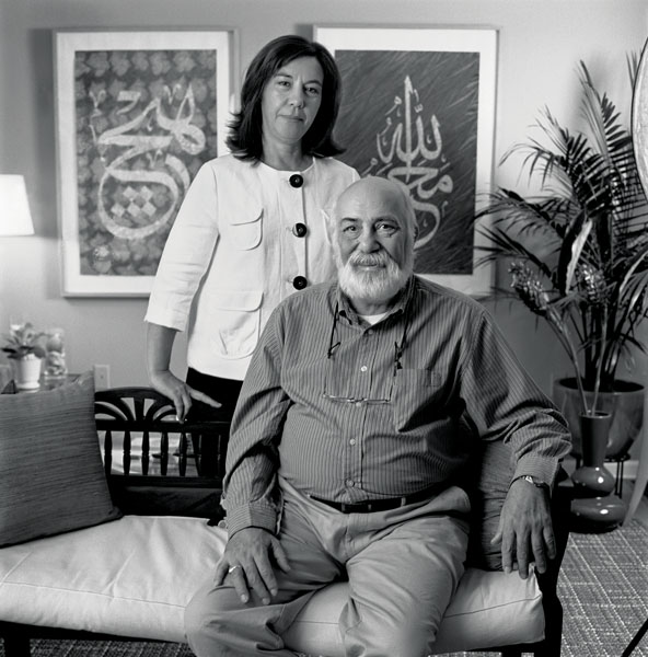 Güliz Pamukoglu (standing) and Feridun Özgören, Turkish ebrû marbled paper with calligraphy, 2007; Waltham, Massachusetts; Photography by Billy Howard